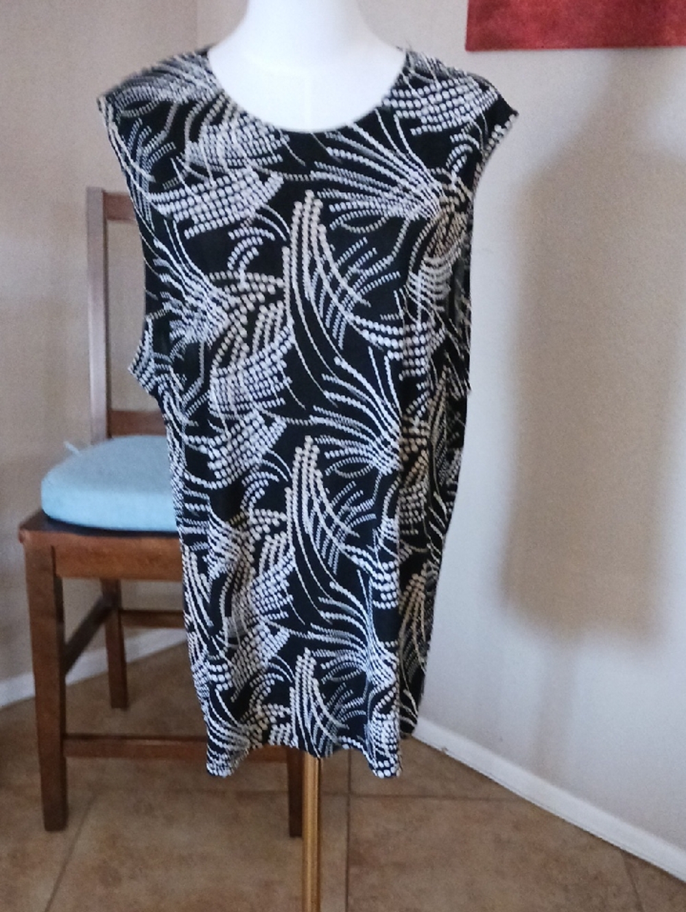 Susan Lawrence Black, Beige, & White Abstract Dot-Print Shell